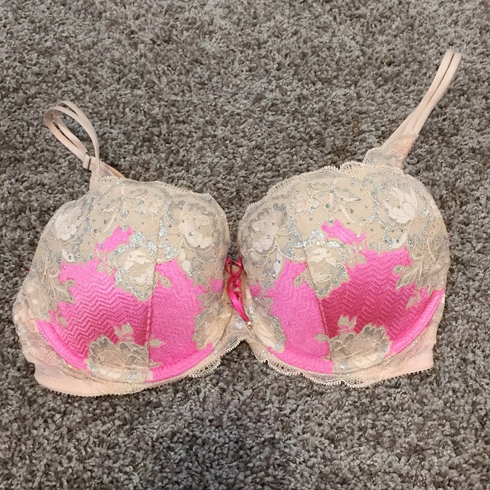 Victoria’s Secret pink bra
